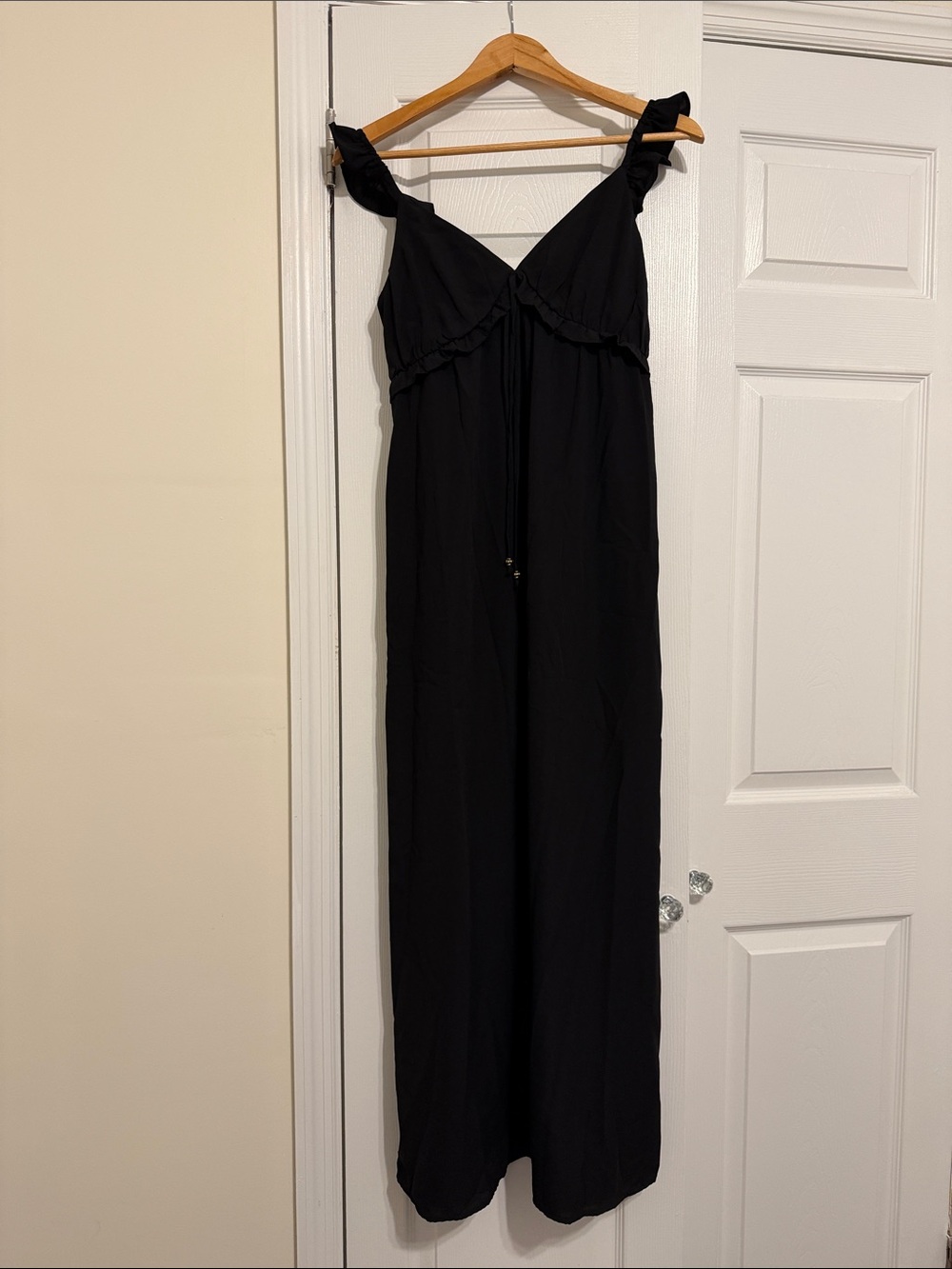 Black Ruffle-Strap Maxi dress